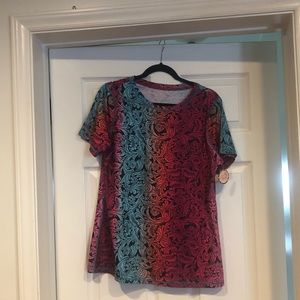 Xl boutique shirt but fits like a large only tried on